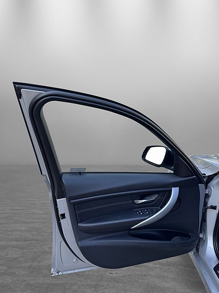 BMW 320d 10 of 29