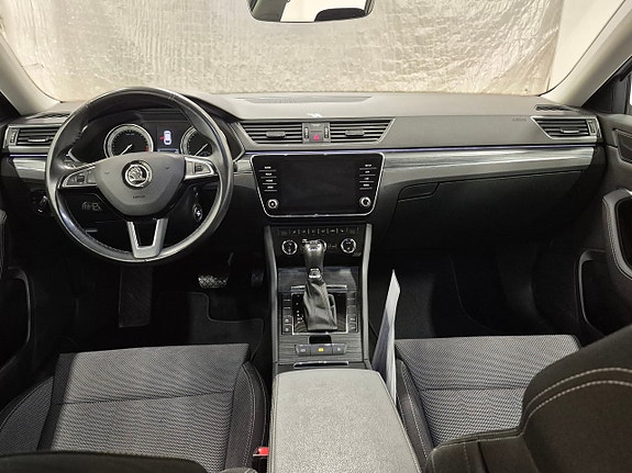 Skoda Superb 11 of 16