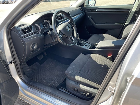 Skoda Superb 10 of 16