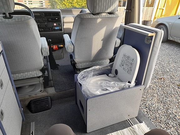 Volkswagen California 4 of 7