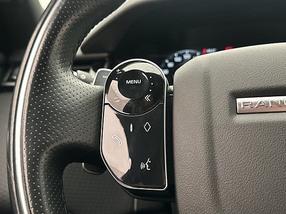 Land Rover Range Rover Velar 28 of 30