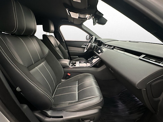 Land Rover Range Rover Velar 18 of 30
