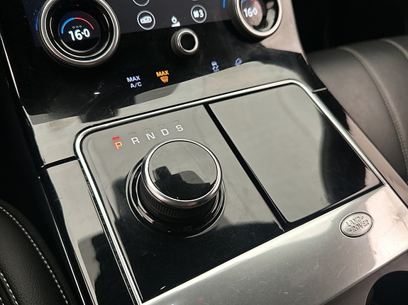 Land Rover Range Rover Velar 27 of 30