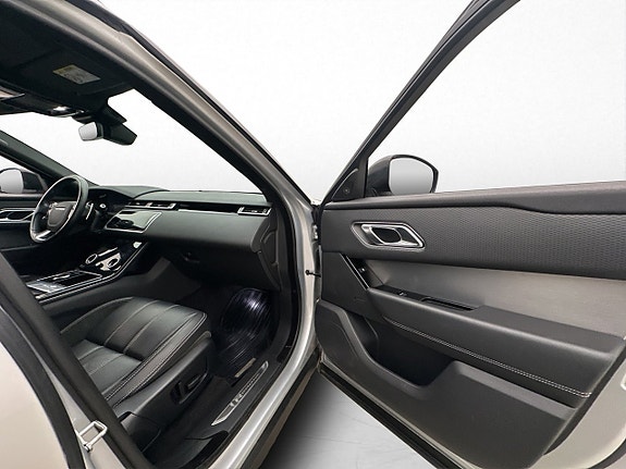 Land Rover Range Rover Velar 19 of 30