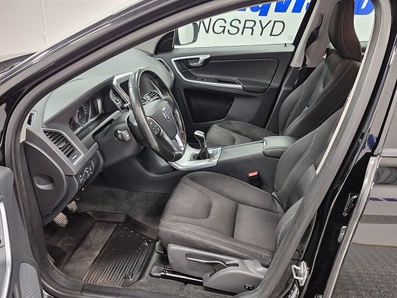 Volvo XC60 2 of 7