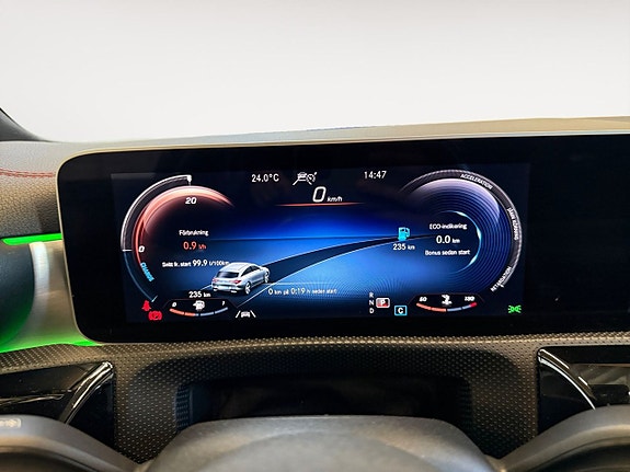 Mercedes-Benz CLA250 12 of 24