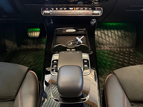 Mercedes-Benz CLA250 11 of 24