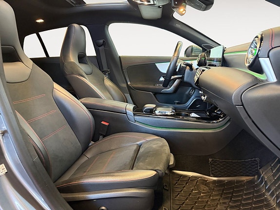 Mercedes-Benz CLA250 15 of 24