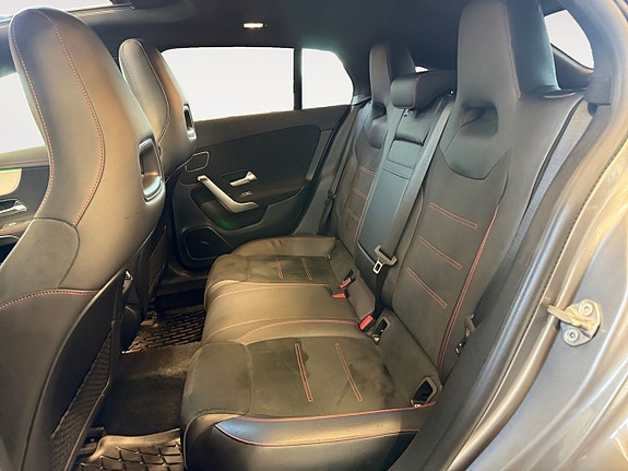 Mercedes-Benz CLA250 14 of 24