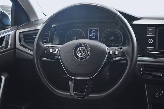 Volkswagen Polo 10 of 21