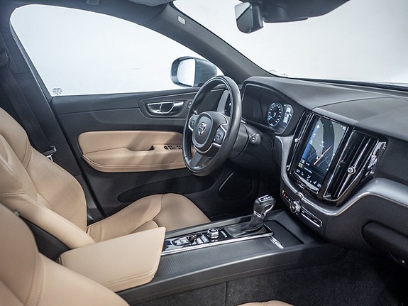 Volvo XC60 6 of 8