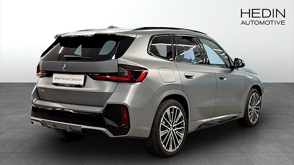 BMW iX1 2 of 12