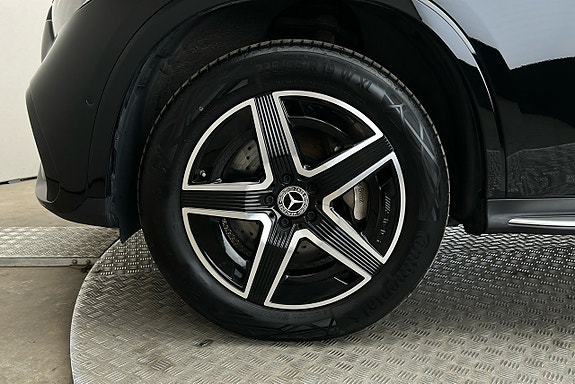 Mercedes-Benz GLC300 e 12 of 28
