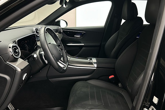 Mercedes-Benz GLC300 e 10 of 28