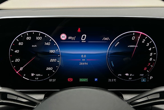 Mercedes-Benz GLC300 e 7 of 28