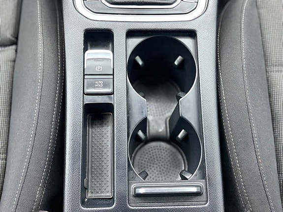 Volkswagen Passat 23 of 28