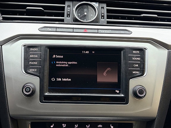 Volkswagen Passat 20 of 28