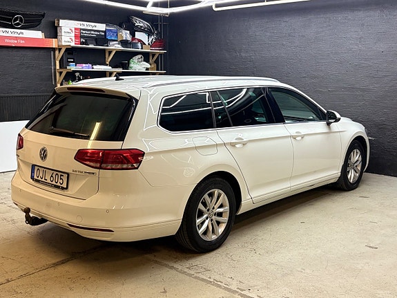 Volkswagen Passat 10 of 28