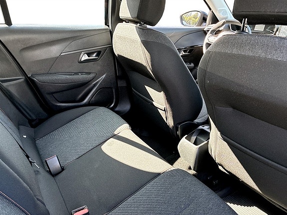 Peugeot 208 12 of 15