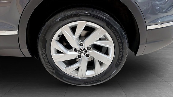 Volkswagen Tiguan 6 of 13