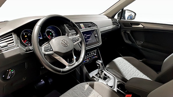 Volkswagen Tiguan 7 of 13