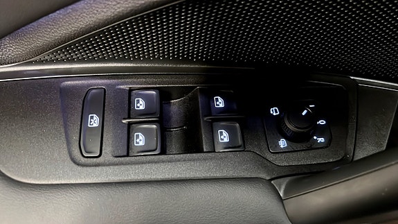 Volkswagen Tiguan 16 of 24