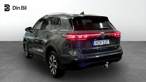 Volkswagen Tiguan 3 of 24