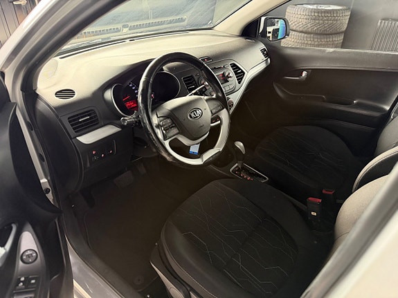 Kia Picanto 6 of 12