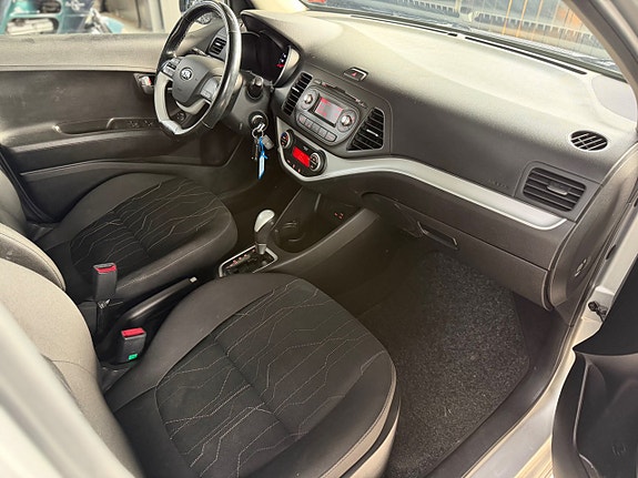 Kia Picanto 9 of 12