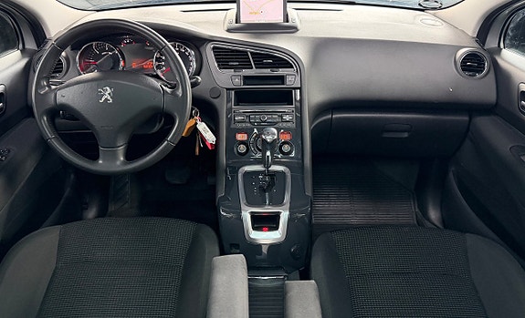 Peugeot 5008 10 of 13