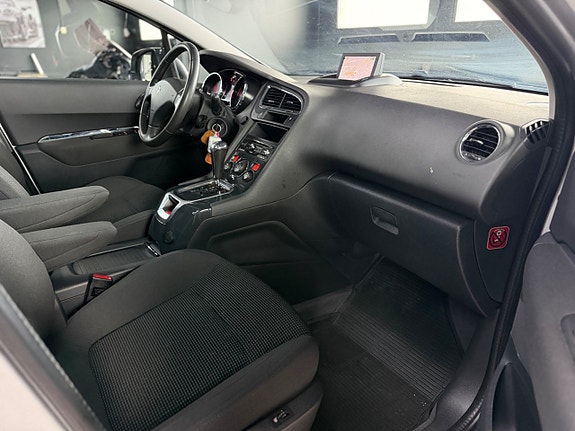 Peugeot 5008 8 of 13