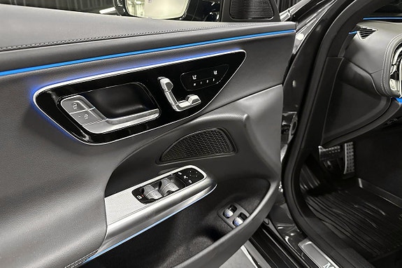 Mercedes-Benz E300 14 of 18