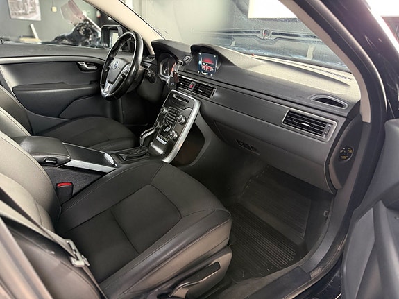 Volvo XC70 8 of 13