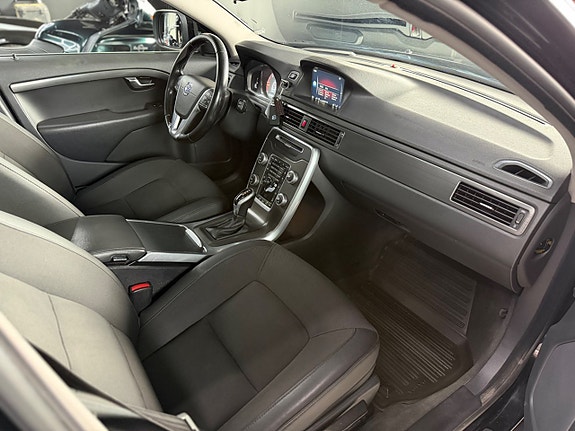 Volvo XC70 9 of 13