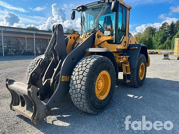 Volvo L90H Hjullastare med låga timmar & många redskap...