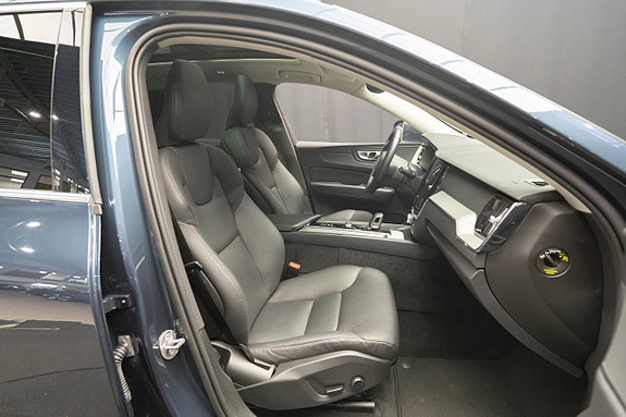 Volvo XC60 15 of 25