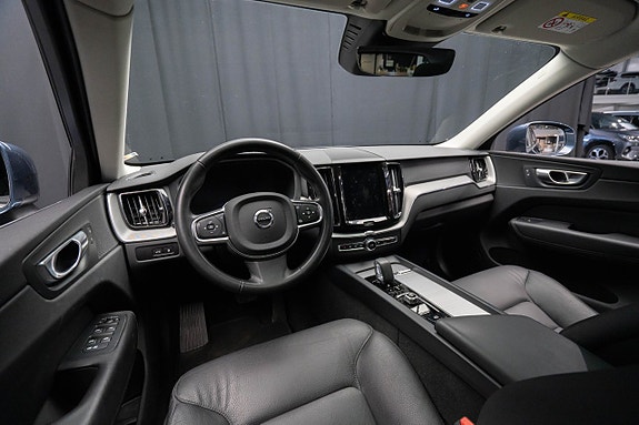 Volvo XC60 11 of 25