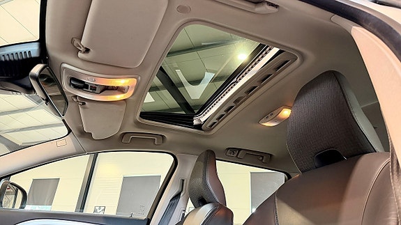 Volvo V70 12 of 19