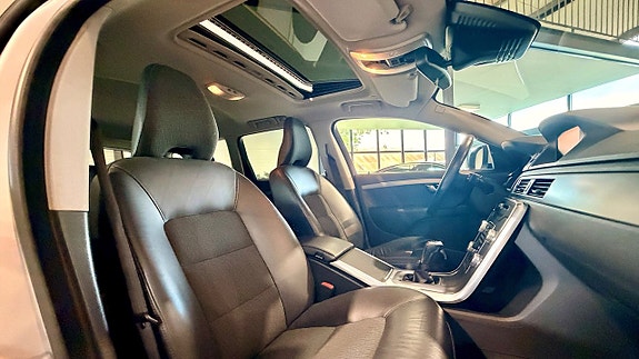 Volvo V70 10 of 19