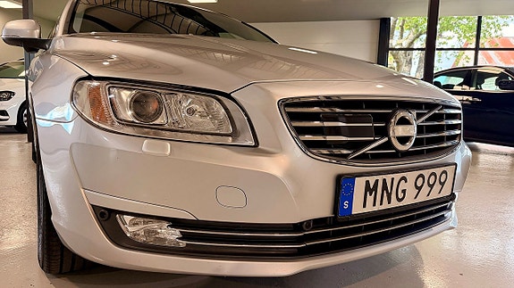 Volvo V70 4 of 19