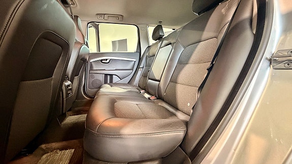 Volvo V70 9 of 19