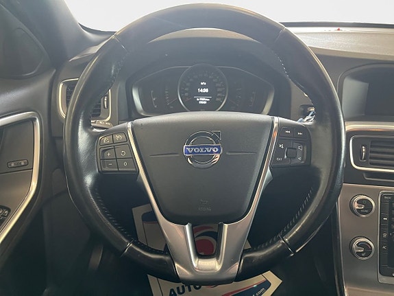 Volvo V60 14 of 18