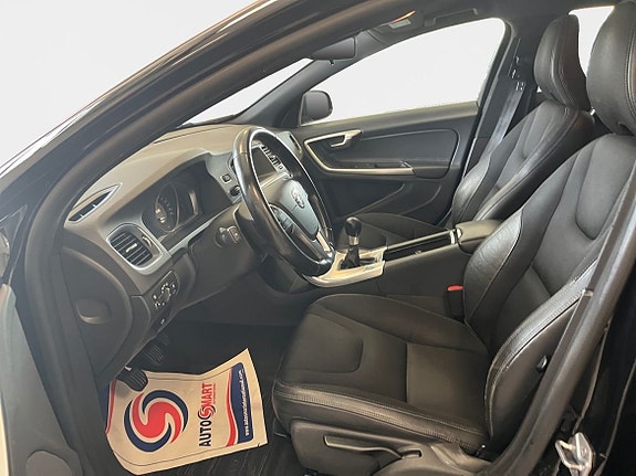 Volvo V60 11 of 18