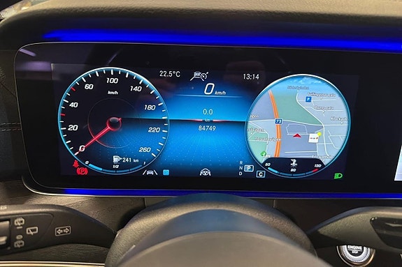 Mercedes-Benz E220 11 of 23