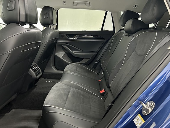 Volkswagen Passat 11 of 22