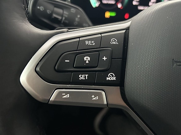 Volkswagen Passat 22 of 22