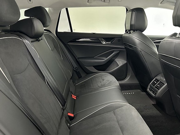 Volkswagen Passat 15 of 22