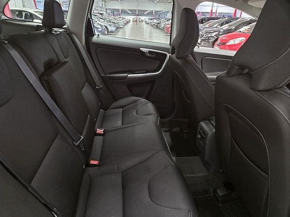 Volvo XC60 5 of 10