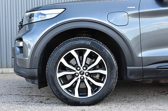 Ford Explorer 5 of 27