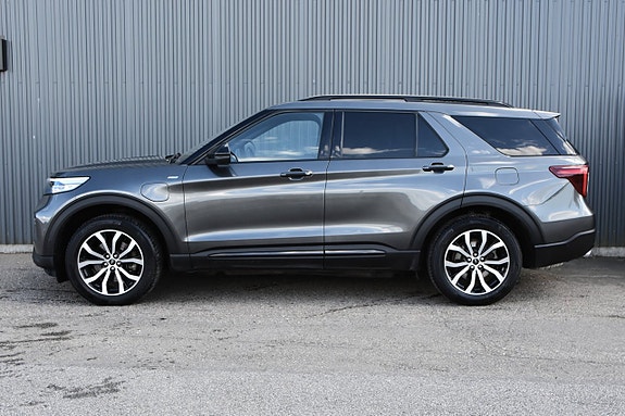 Ford Explorer 6 of 27